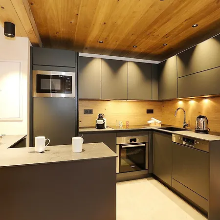 Raffiné 3 à 1850 Avec Skis Aux Pieds Et Wifi - Fr-1-575-237 Apartamento Courchevel